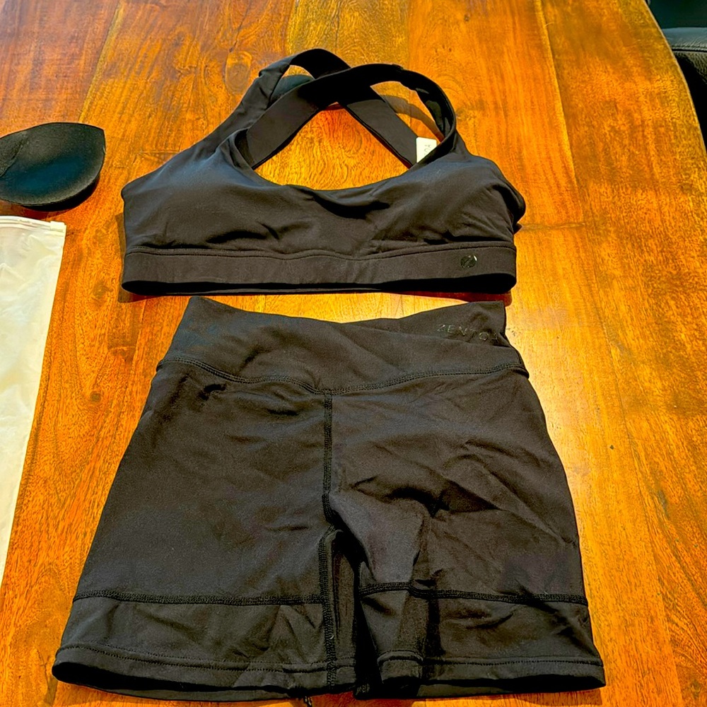 Black Sleeveless Athletic Top